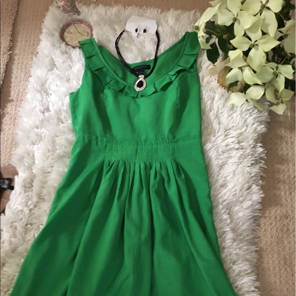 3/$25. ✅Banana Republic- Super cute dress. Size 0 - Picture 3 of 3